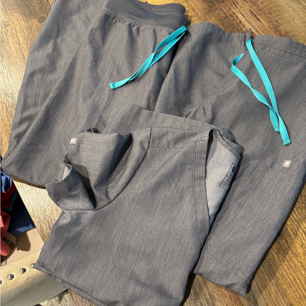 Heather Gray Scrub Set with Teal Drawstrings